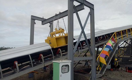 Industrial Overhead Magnet for Coal Power Plant。油冷電磁除鐵器，油冷電磁除鐵器除鐵，除鐵設(shè)備，油冷式電磁除鐵器專業(yè)制造商