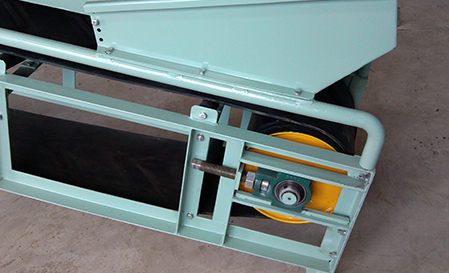 magnetic pulley system